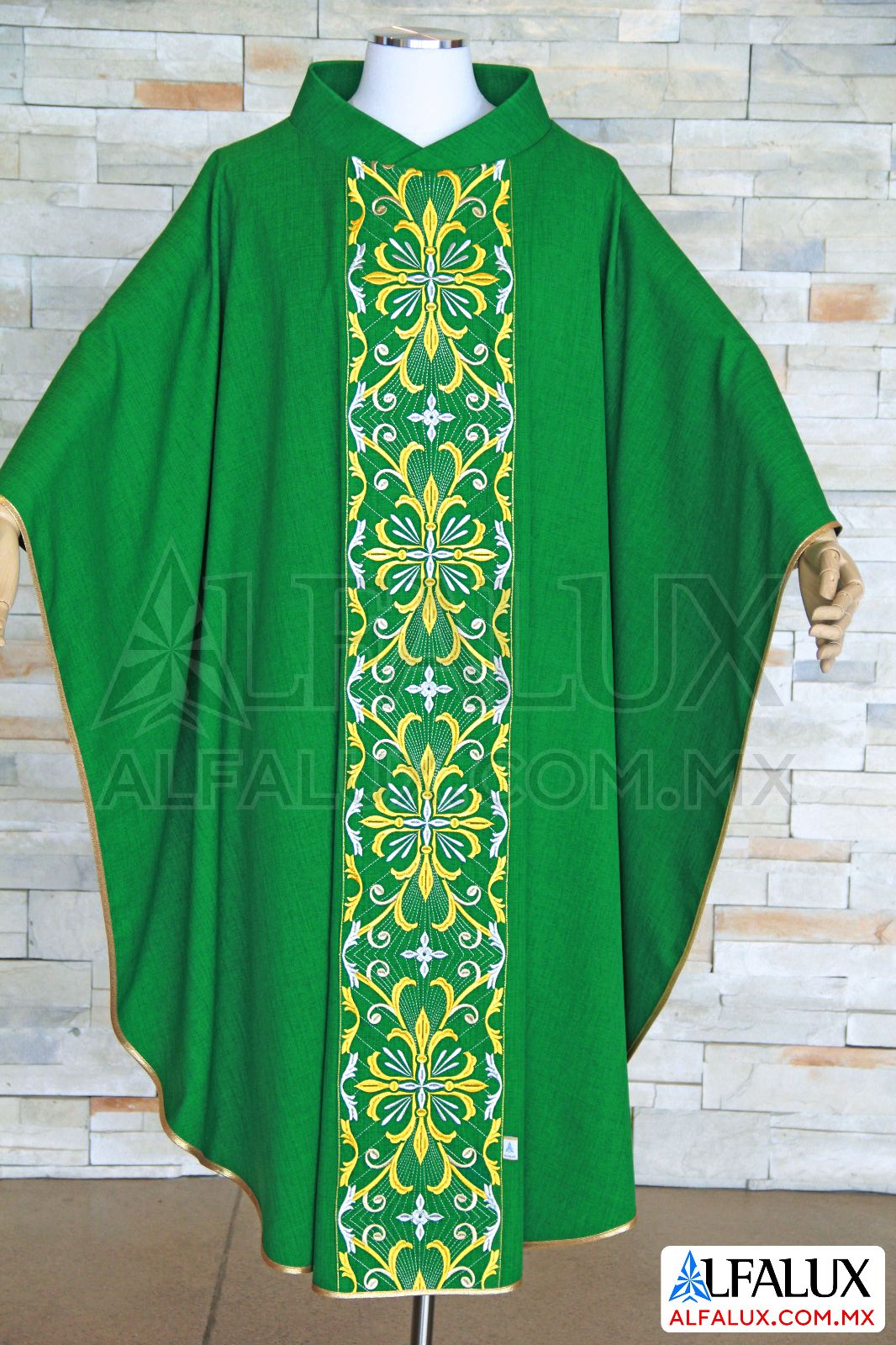 30 SAN MIGUEL Alfalux Casulla Central Verde 39 (3)